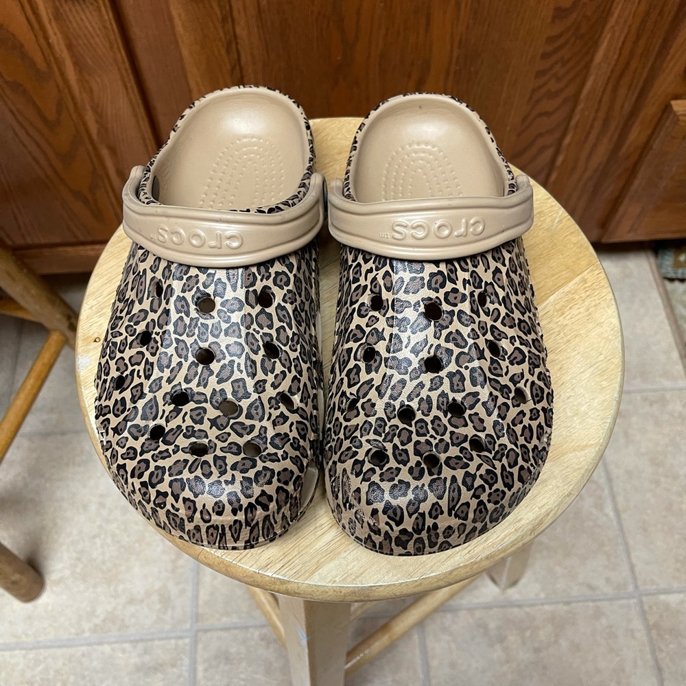 Like new cheetah crocs